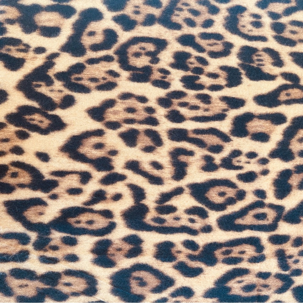 Super Soft Leopard Print Wide Scarf - Picture 3 of 4